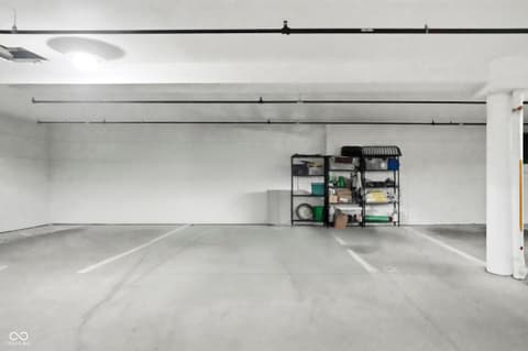 Garage at 450 E Ohio Street, Indianapolis, IN