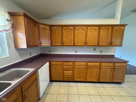 Photo of 1207 N Monroe Way, Rushville, IN