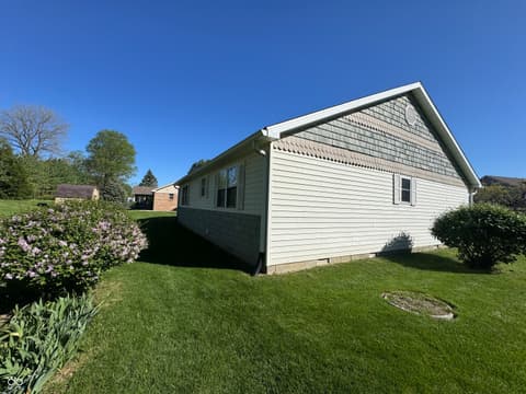 Photo of 1207 N Monroe Way, Rushville, IN