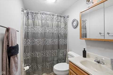 Photo of 113 King Arthur Drive, Franklin, IN