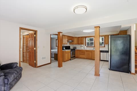 Photo of 113 King Arthur Drive, Franklin, IN