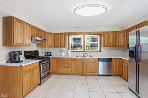 Photo of 113 King Arthur Drive, Franklin, IN
