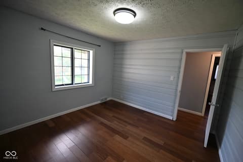 Photo of 957 E Cragmont Drive, Indianapolis, IN