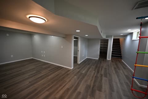 Photo of 957 E Cragmont Drive, Indianapolis, IN