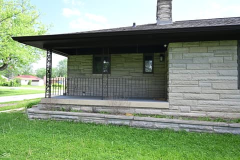 Photo of 957 E Cragmont Drive, Indianapolis, IN