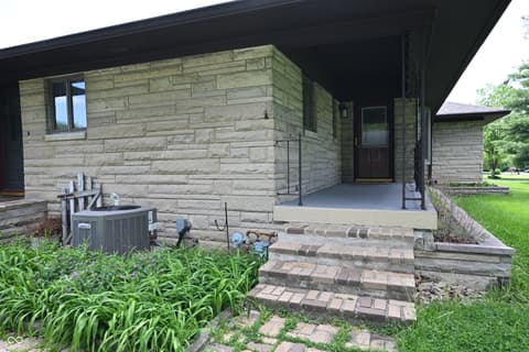 Photo of 957 E Cragmont Drive, Indianapolis, IN