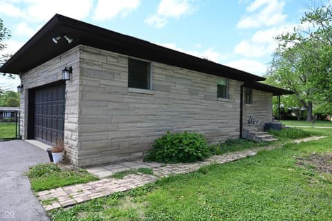 Photo of 957 E Cragmont Drive, Indianapolis, IN