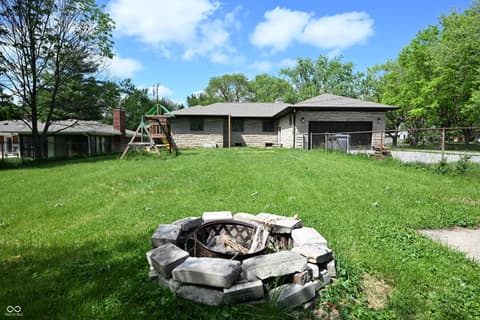 Photo of 957 E Cragmont Drive, Indianapolis, IN
