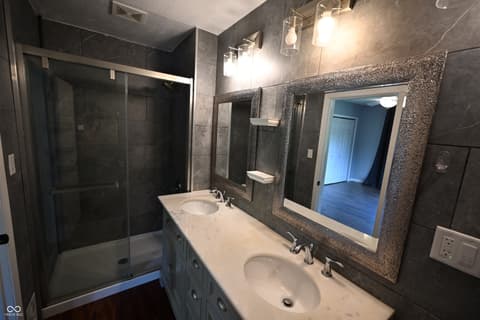 Photo of 957 E Cragmont Drive, Indianapolis, IN