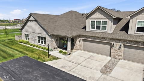 Photo of 2307 Saddle Drive, Shelbyville, IN