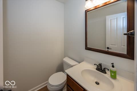 Bathroom at 1128 Red Dunes Run, Avon, IN