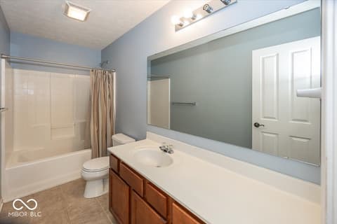 Bathroom at 1128 Red Dunes Run, Avon, IN