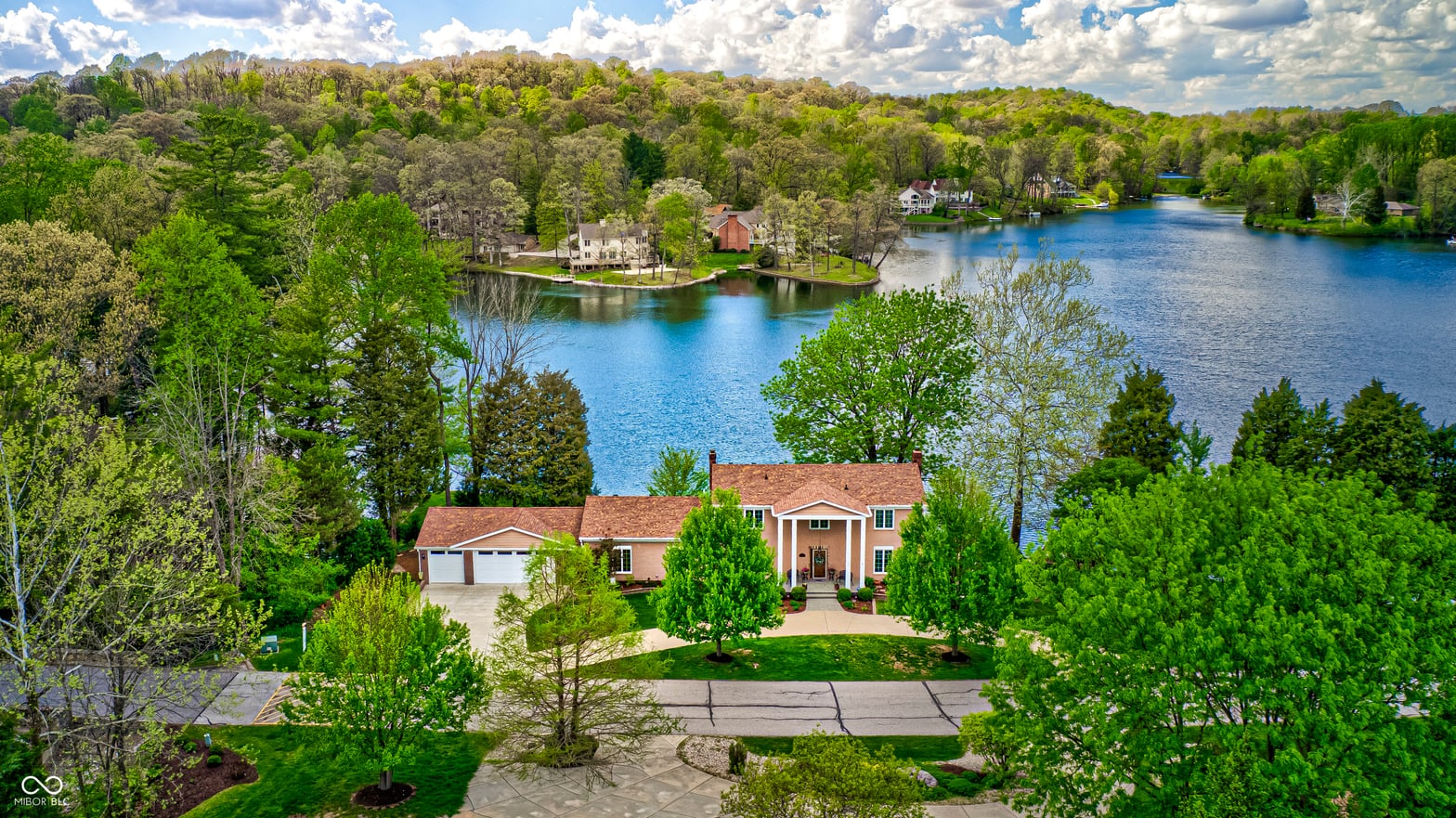 Photo of 3806 N Foxcliff Drive E, Martinsville, IN