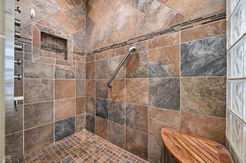 Photo of 3806 N Foxcliff Drive E, Martinsville, IN