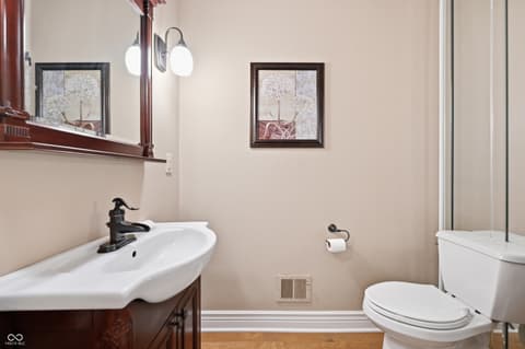 Photo of 3806 N Foxcliff Drive E, Martinsville, IN