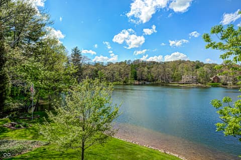 Photo of 3806 N Foxcliff Drive E, Martinsville, IN