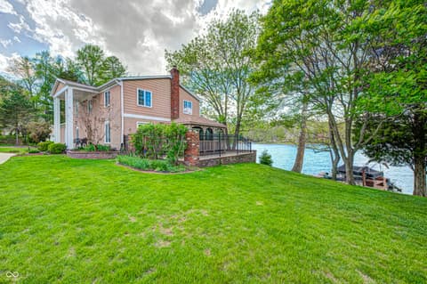 Photo of 3806 N Foxcliff Drive E, Martinsville, IN