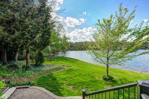 Photo of 3806 N Foxcliff Drive E, Martinsville, IN