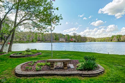 Photo of 3806 N Foxcliff Drive E, Martinsville, IN