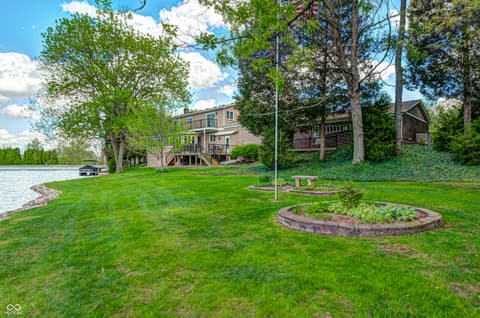 Photo of 3806 N Foxcliff Drive E, Martinsville, IN