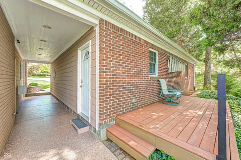 Photo of 3806 N Foxcliff Drive E, Martinsville, IN