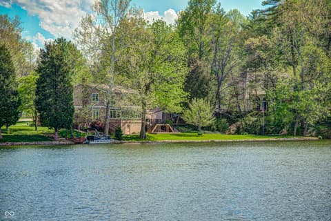 Photo of 3806 N Foxcliff Drive E, Martinsville, IN