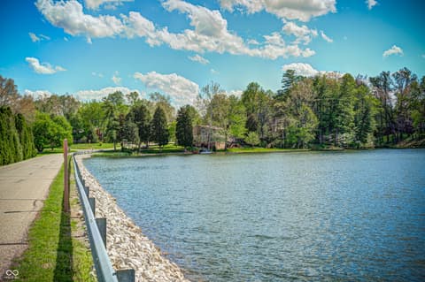 Photo of 3806 N Foxcliff Drive E, Martinsville, IN