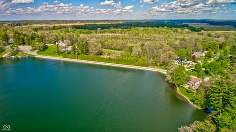 Photo of 3806 N Foxcliff Drive E, Martinsville, IN