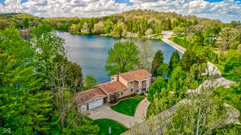 Photo of 3806 N Foxcliff Drive E, Martinsville, IN