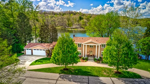 Photo of 3806 N Foxcliff Drive E, Martinsville, IN