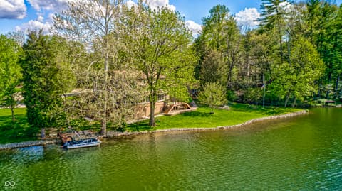 Photo of 3806 N Foxcliff Drive E, Martinsville, IN