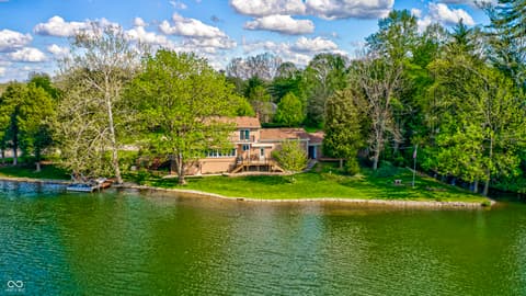 Photo of 3806 N Foxcliff Drive E, Martinsville, IN