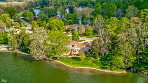 Photo of 3806 N Foxcliff Drive E, Martinsville, IN