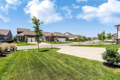 Yard at 1389 Chatham Hills Boulevard, Westfield, IN