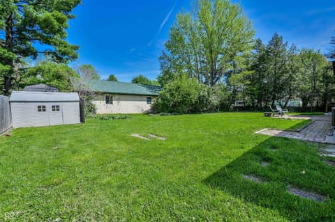 Yard at 302 E Brunswick Avenue, Indianapolis, IN