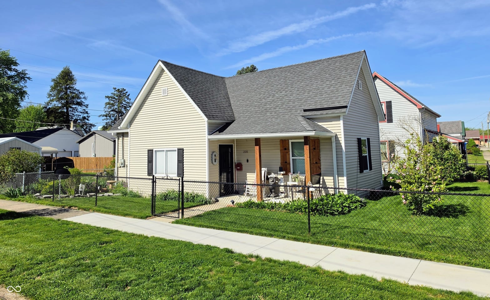 Photo of 206 N Walnut Street, Roachdale, IN