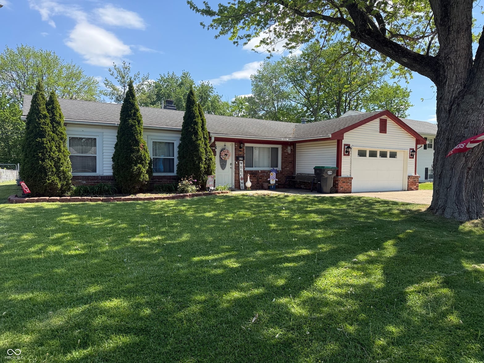 Front exterior at 829 Delbrook Drive, Whiteland, IN