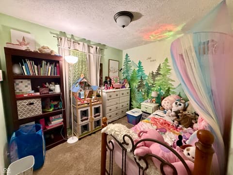 Bedroom at 829 Delbrook Drive, Whiteland, IN