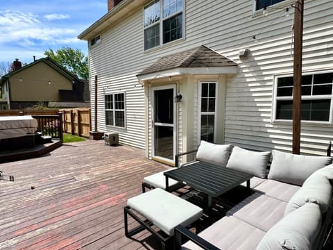 Outdoor living area at 330 Hollowview Drive, Noblesville, IN