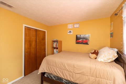 Photo of 709 Summitcrest Drive, Indianapolis, IN