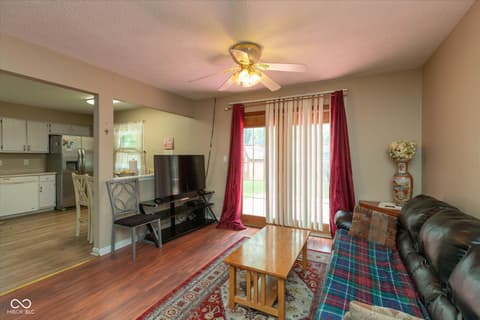 Photo of 709 Summitcrest Drive, Indianapolis, IN
