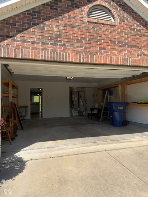 Garage at 11618 Signet Lane, Indianapolis, IN