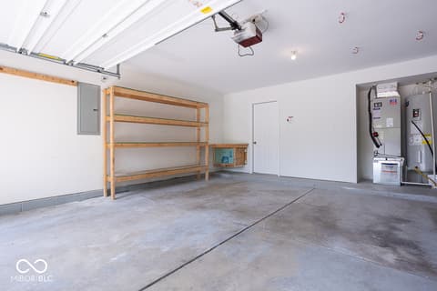 Garage at 11618 Signet Lane, Indianapolis, IN