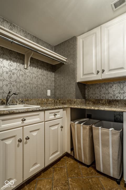 Photo of 7779 Ridge Road, Indianapolis, IN