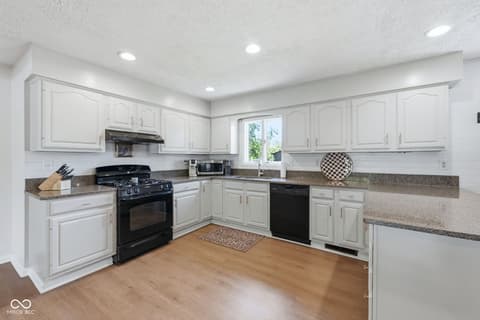 Photo of 1912 Charles Street, Avon, IN