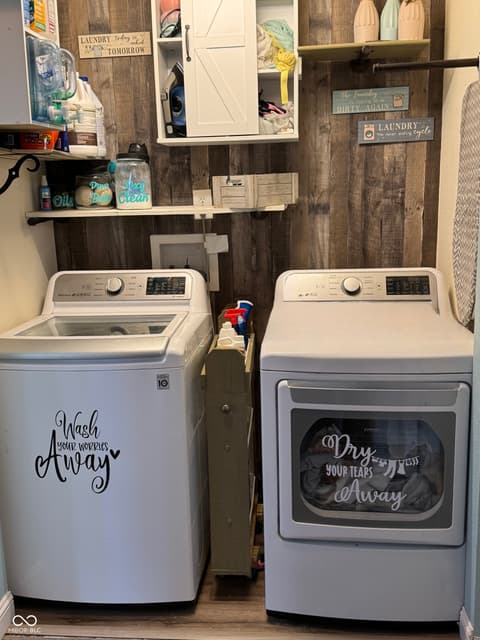 Laundry room at 3510 Limesprings Lane, Whitestown, IN