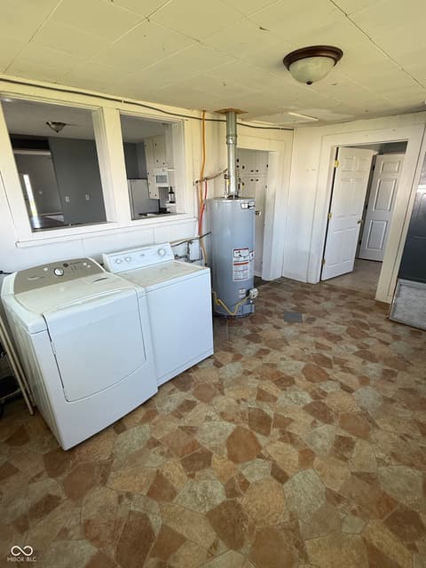 Laundry room at 7912 N Depot Street, Clifford, IN