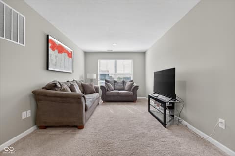 Loft — 1573 N Clearwater Drive, Greenfield, IN