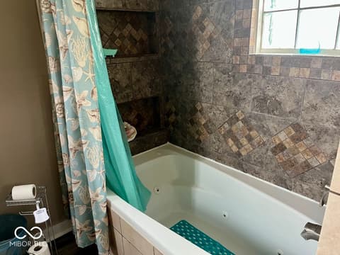 Photo of 459 E Morgan Street, Martinsville, IN