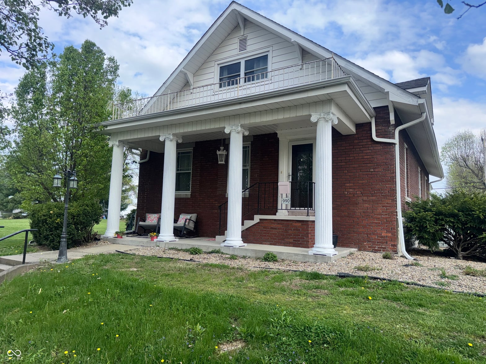 Front exterior at 990 E Vincennes Street, Linton, IN